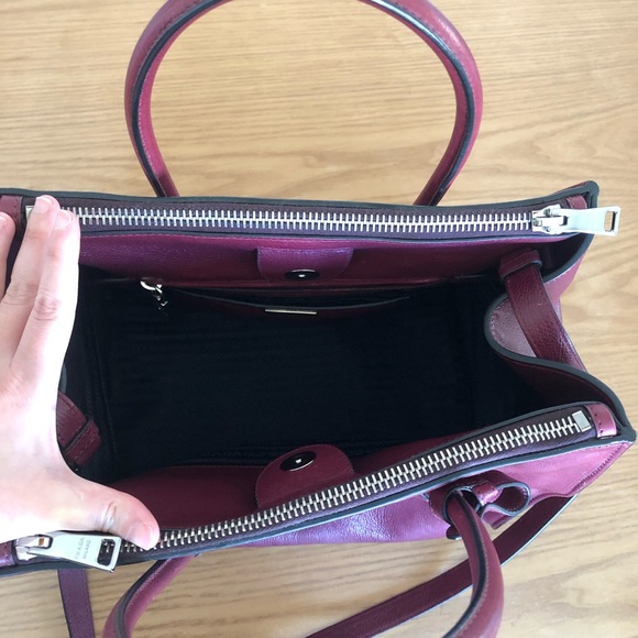 Prada NWOT Glacé Calf Twin Pocket Bag - Picture 3 of 10